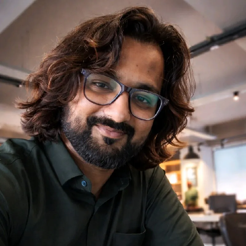 Portrait of Ankur Vishwakarma, the maker of Order Updates for WooCommerce.
